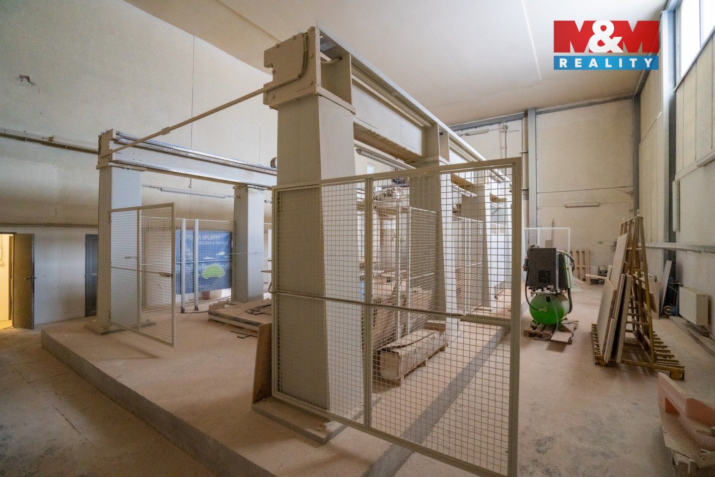 Prodej komerčního prostoru 1511 m² - foto 4