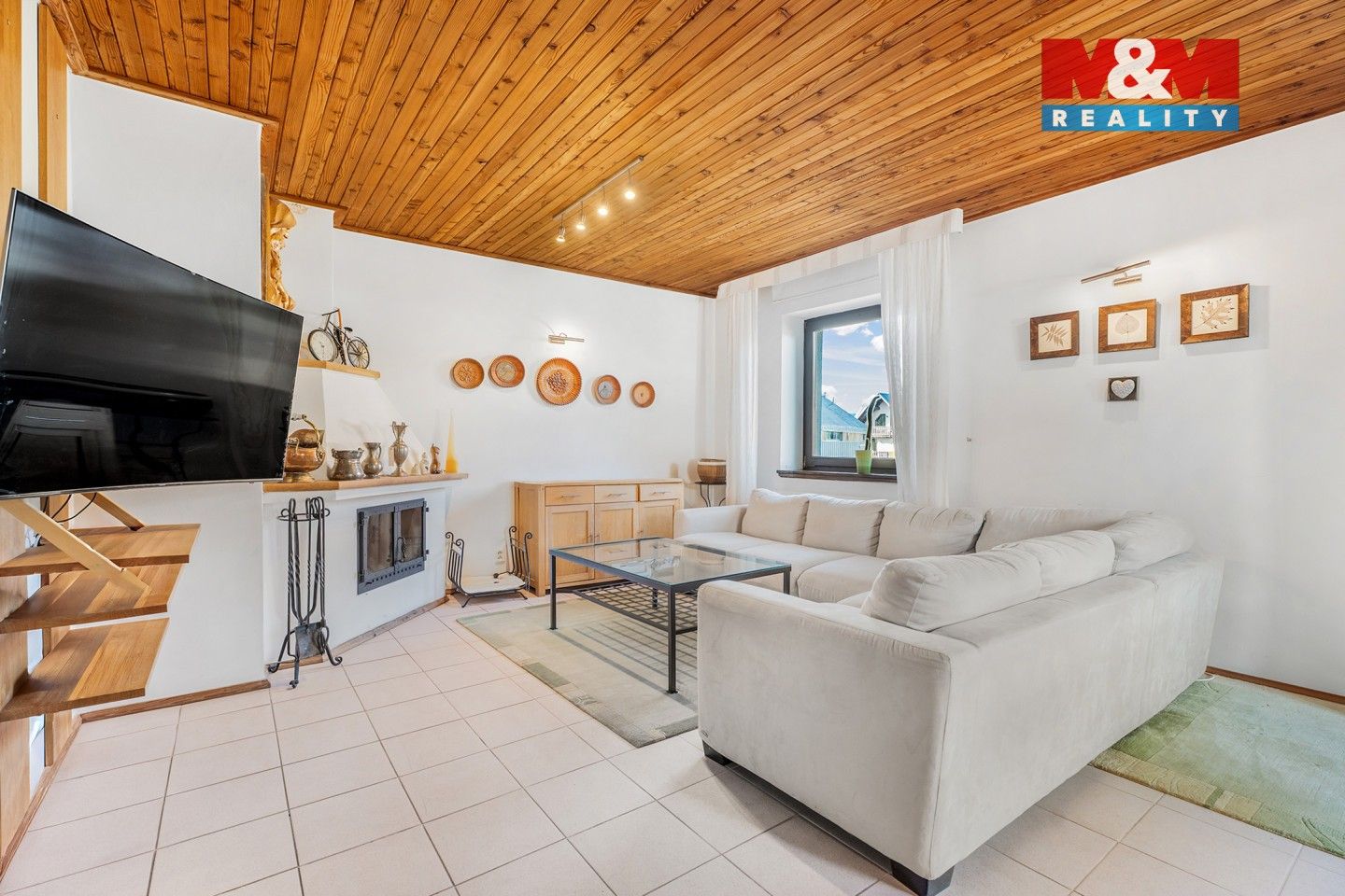 Prodej komerčního prostoru 239 m² - foto 2