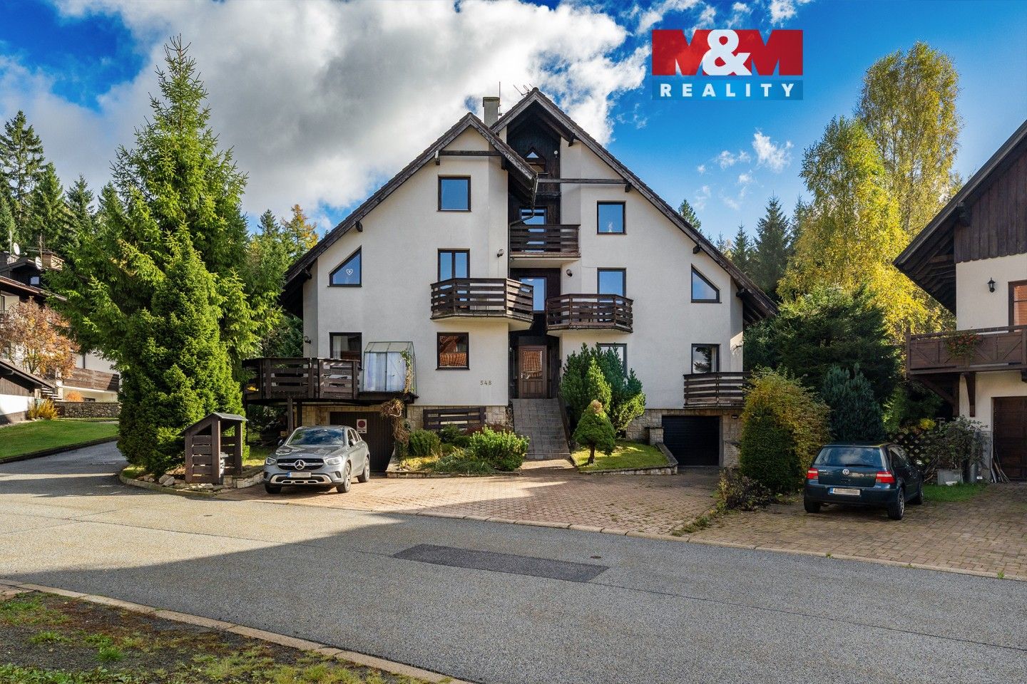 Prodej komerčního prostoru 239 m² - foto 1