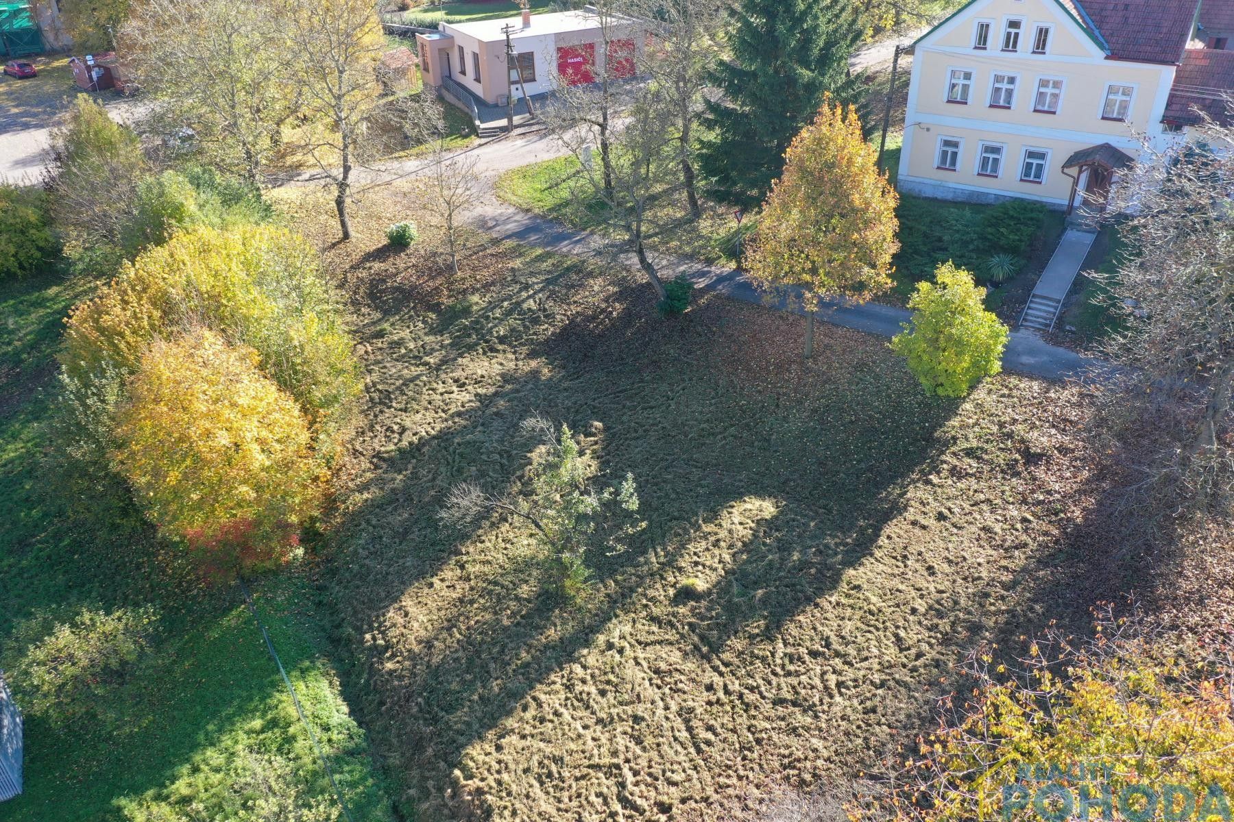 Prodej pozemku 805 m² - foto 1