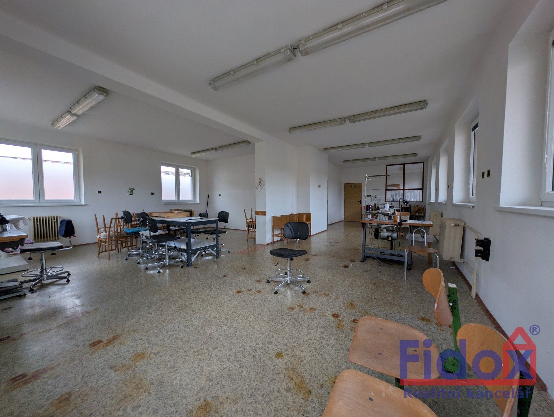 Prodej komerčního prostoru 255 m² - foto 4