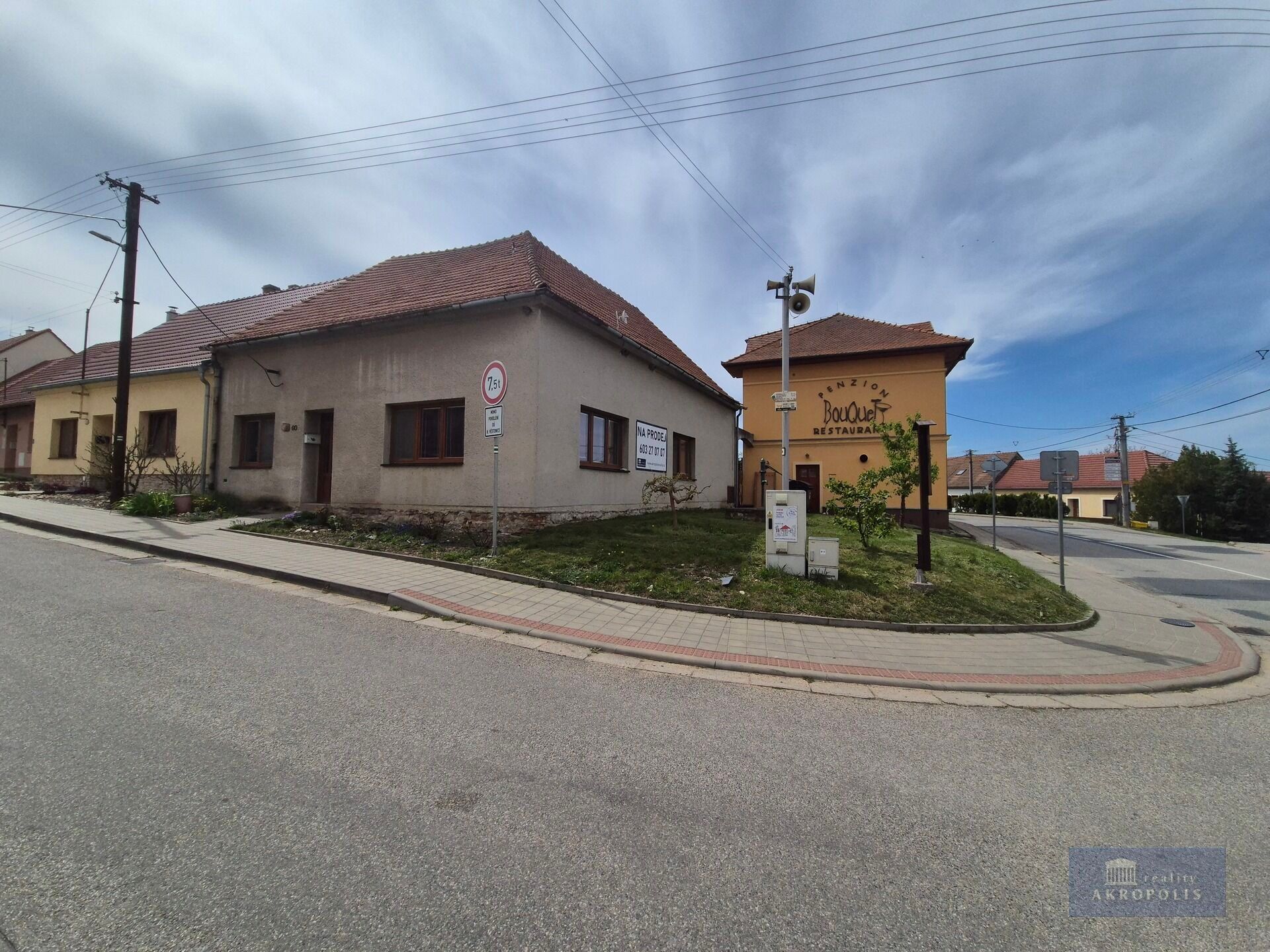 Prodej komerčního prostoru 135 m² - foto 2