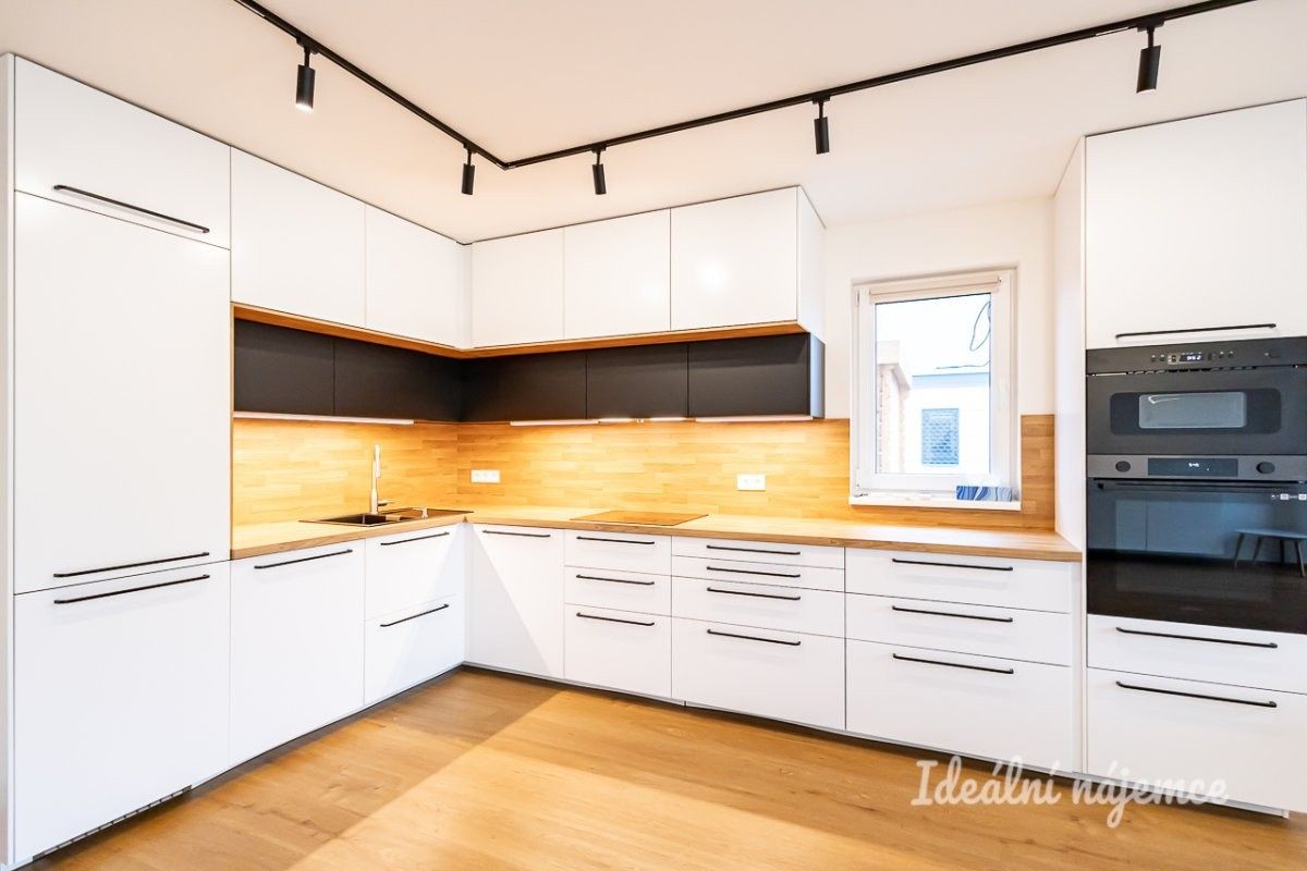 Pronájem domu 120 m² - foto 1
