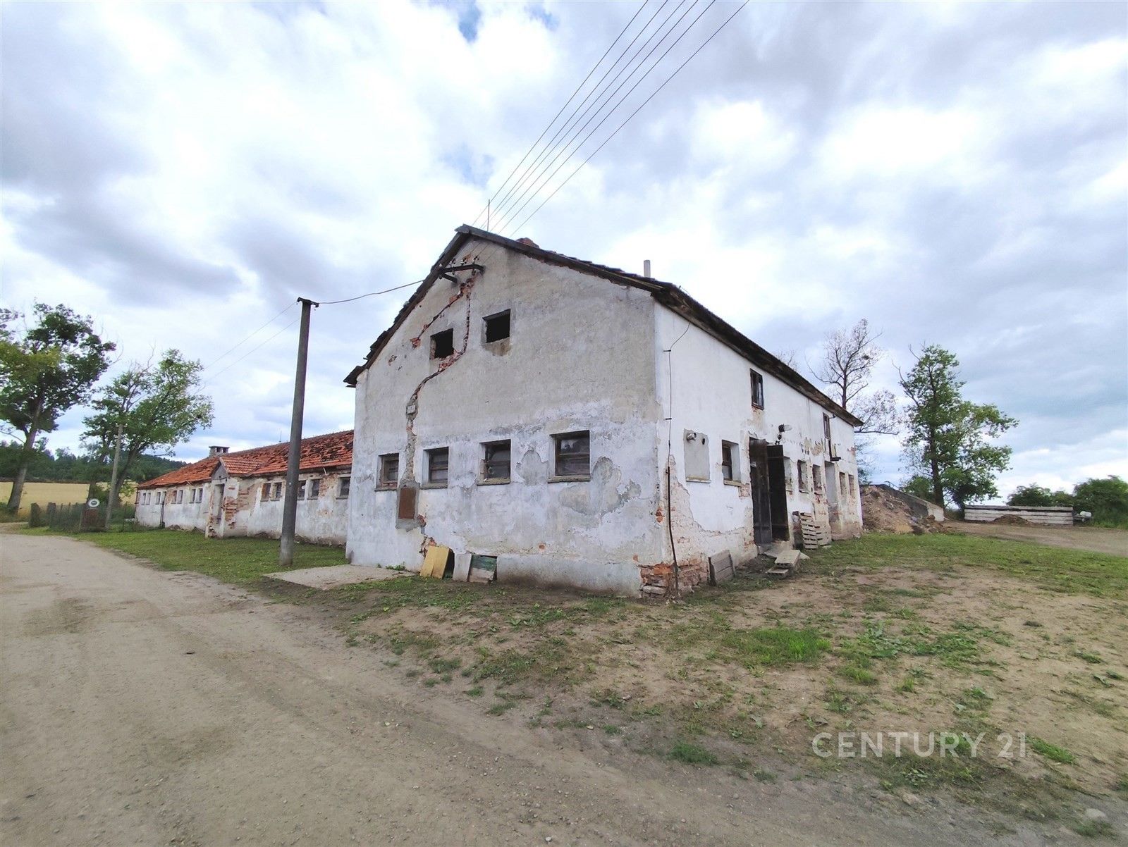 Prodej komerčního prostoru 350 m² - foto 1
