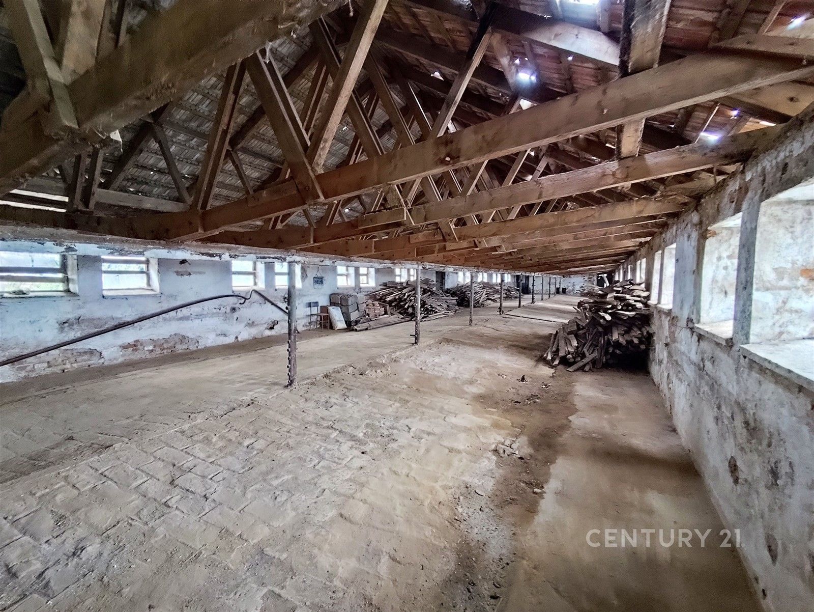 Prodej komerčního prostoru 350 m² - foto 15