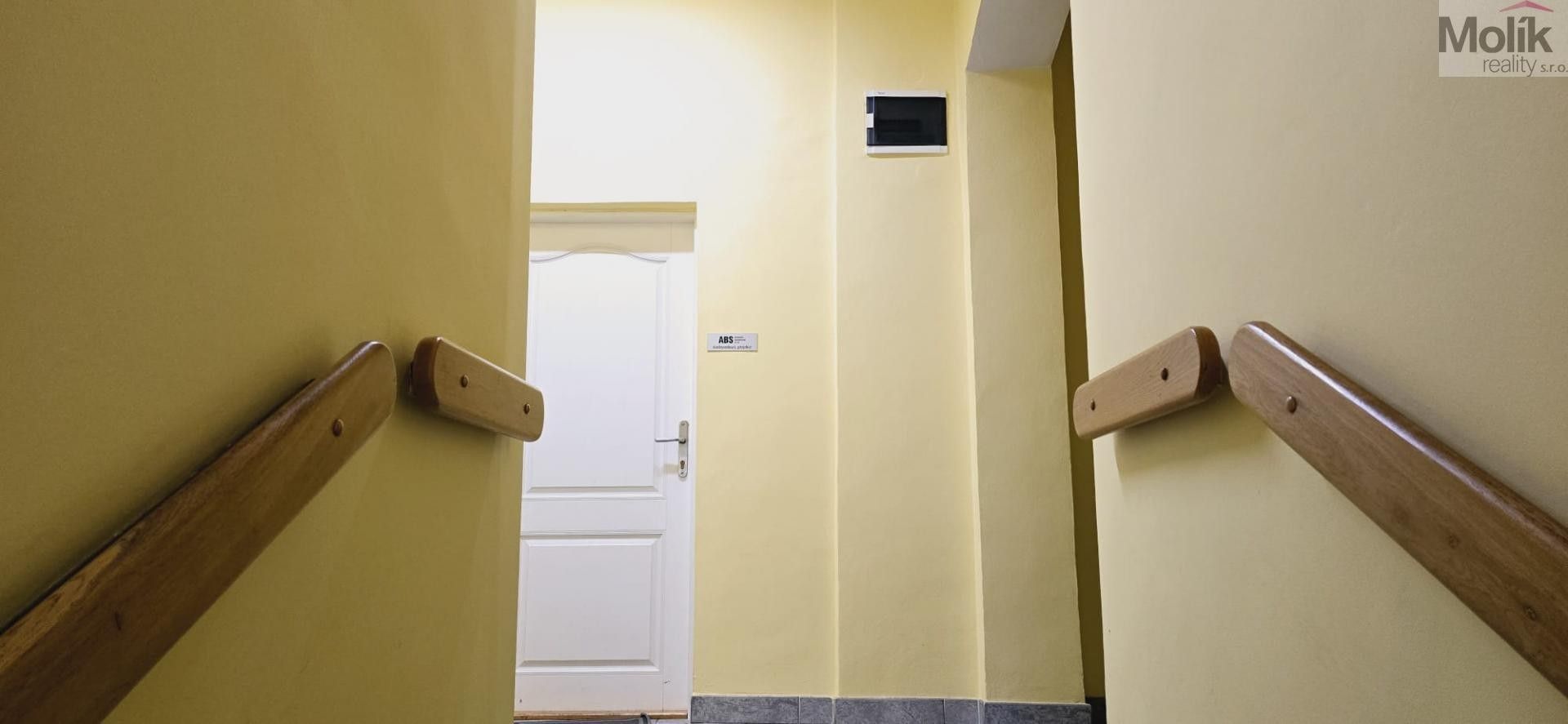 Pronájem komerčního prostoru 140 m² - foto 5