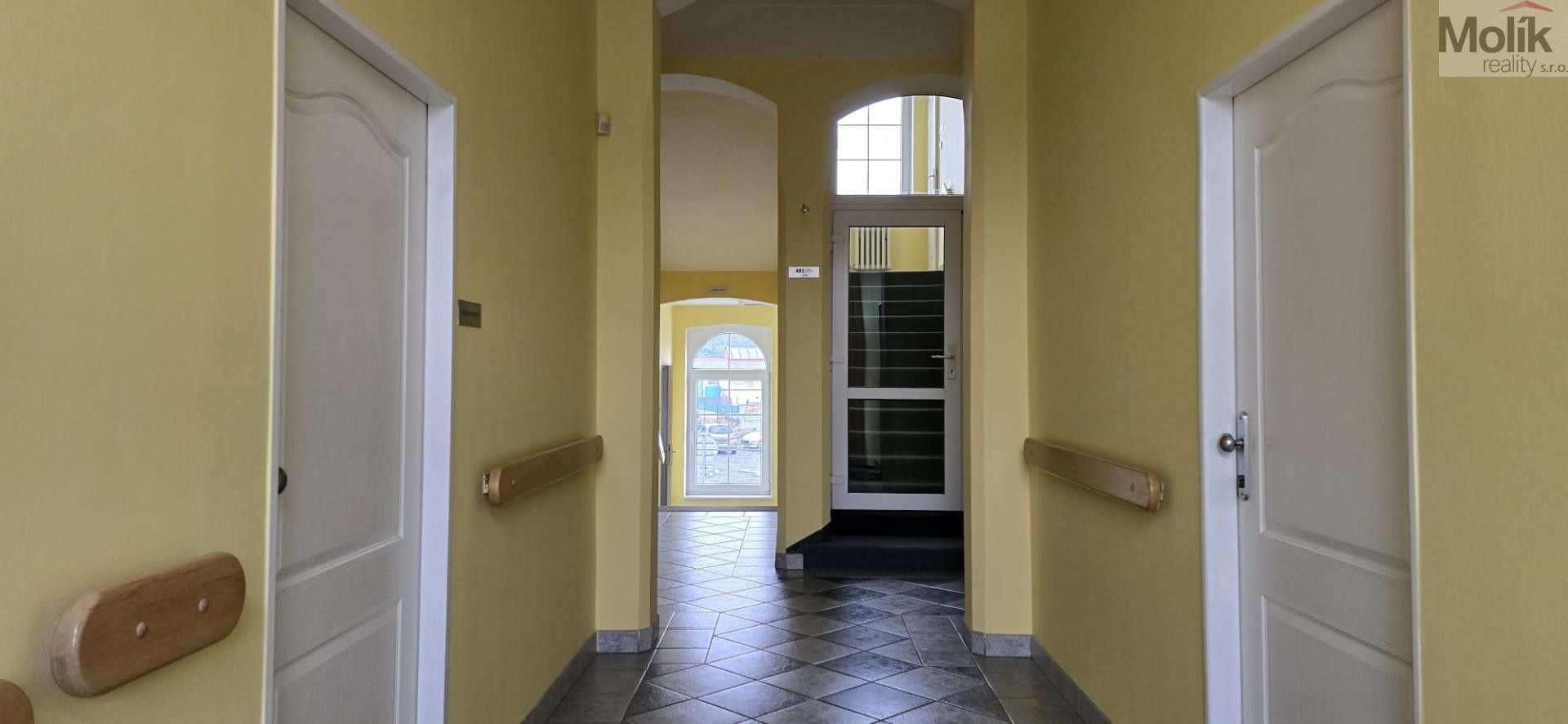 Pronájem komerčního prostoru 140 m² - foto 4