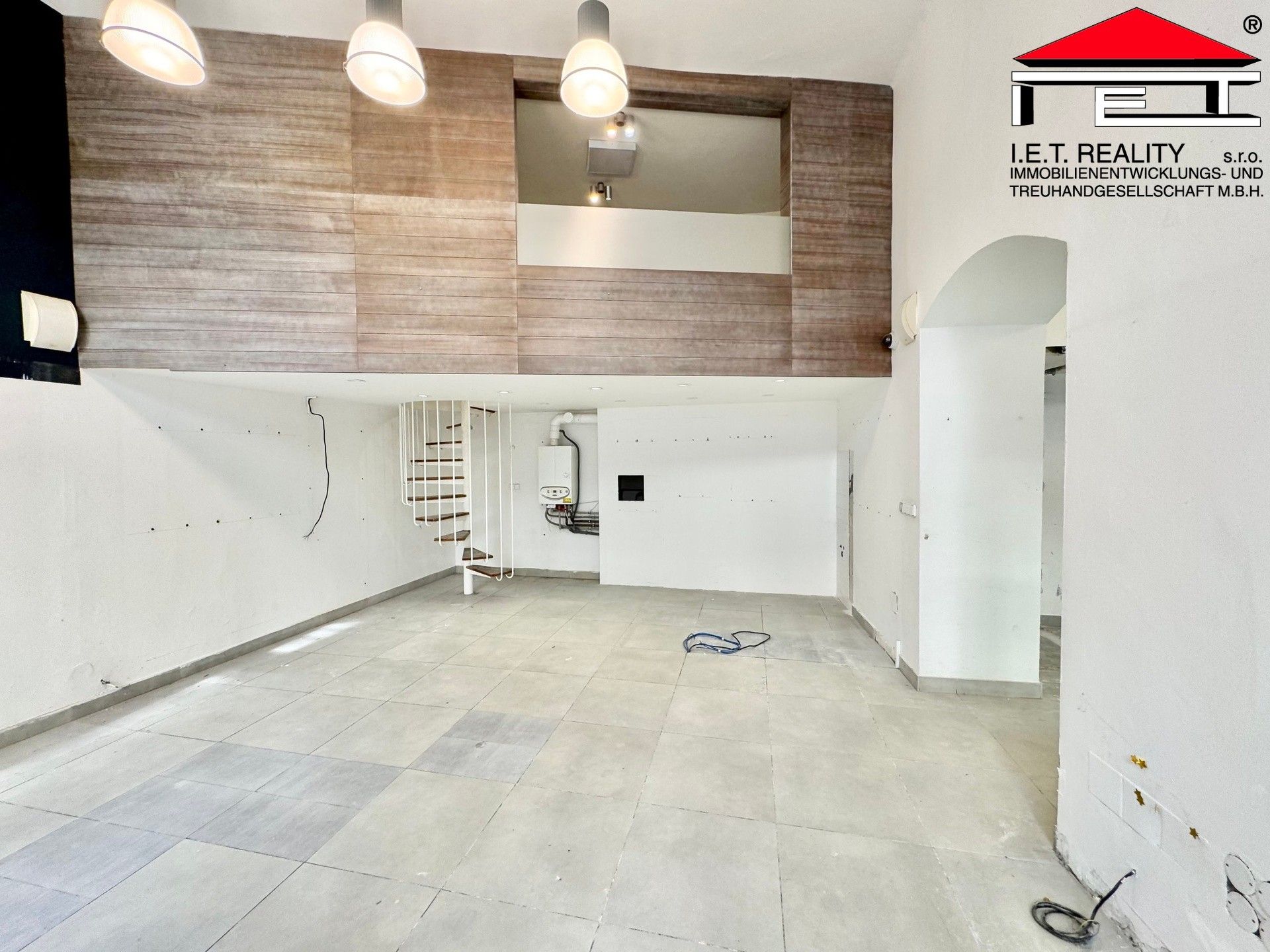Pronájem komerčního prostoru 260 m² - foto 7