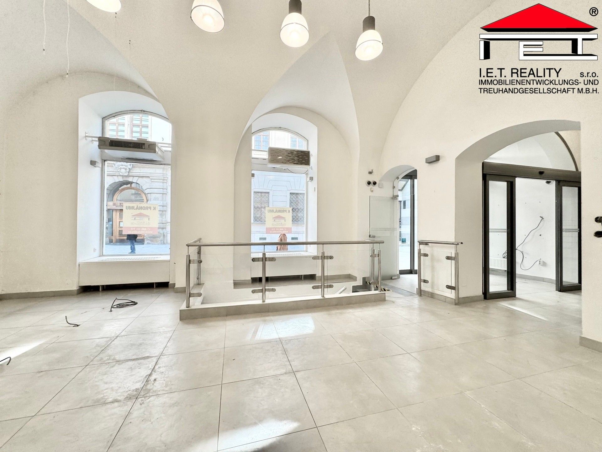 Pronájem komerčního prostoru 260 m² - foto 3