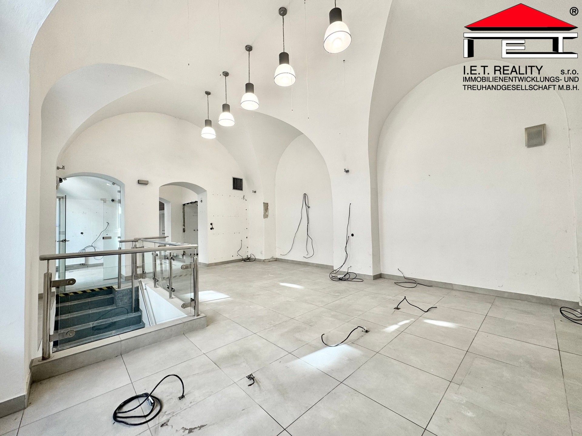 Pronájem komerčního prostoru 260 m² - foto 6