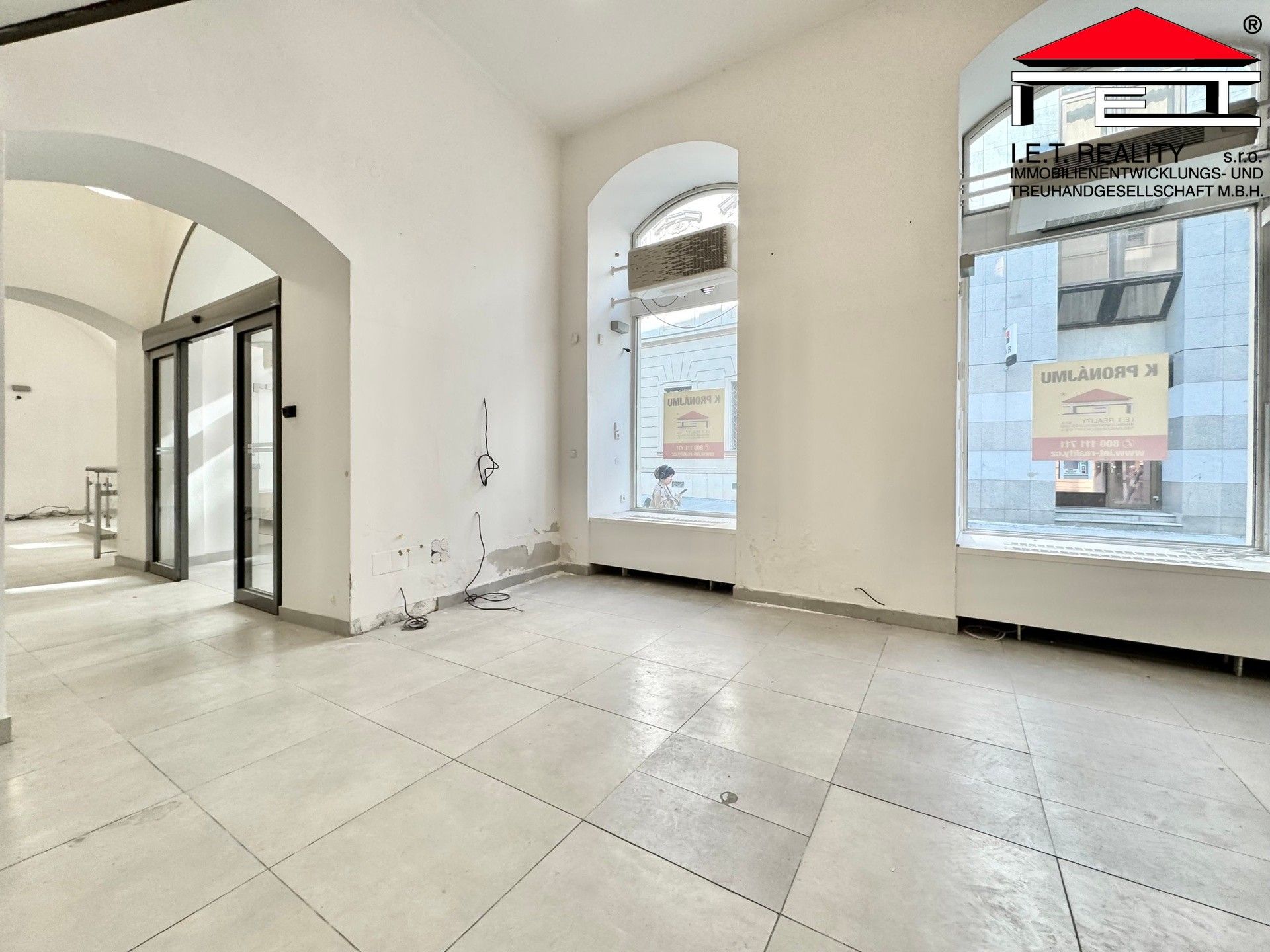 Pronájem komerčního prostoru 260 m² - foto 5