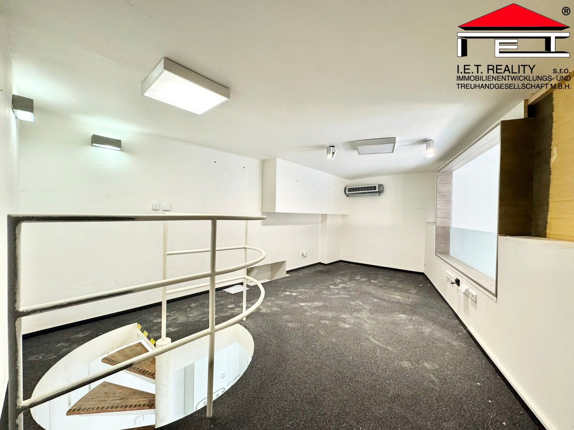 Pronájem komerčního prostoru 260 m² - foto 8