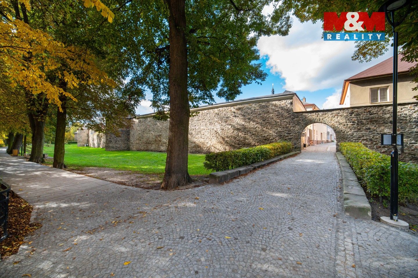 Prodej komerčního prostoru 476 m² - foto 2
