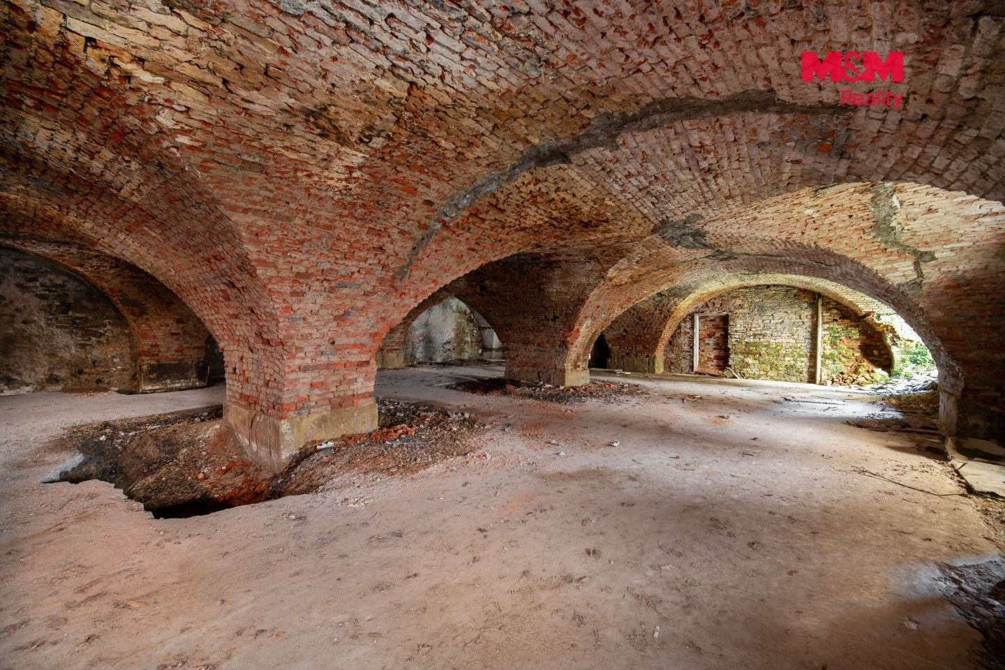 Prodej komerčního prostoru 476 m² - foto 3