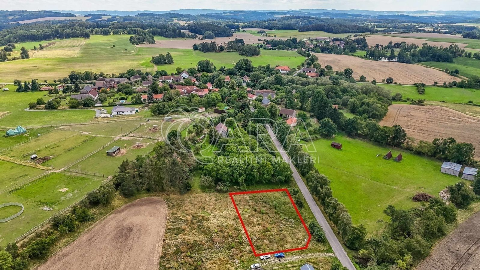 Prodej pozemku 1760 m² - foto 1