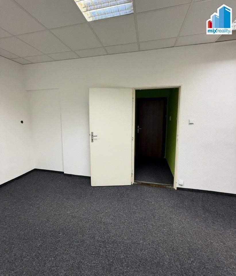 Pronájem komerčního prostoru 70 m² - foto 12
