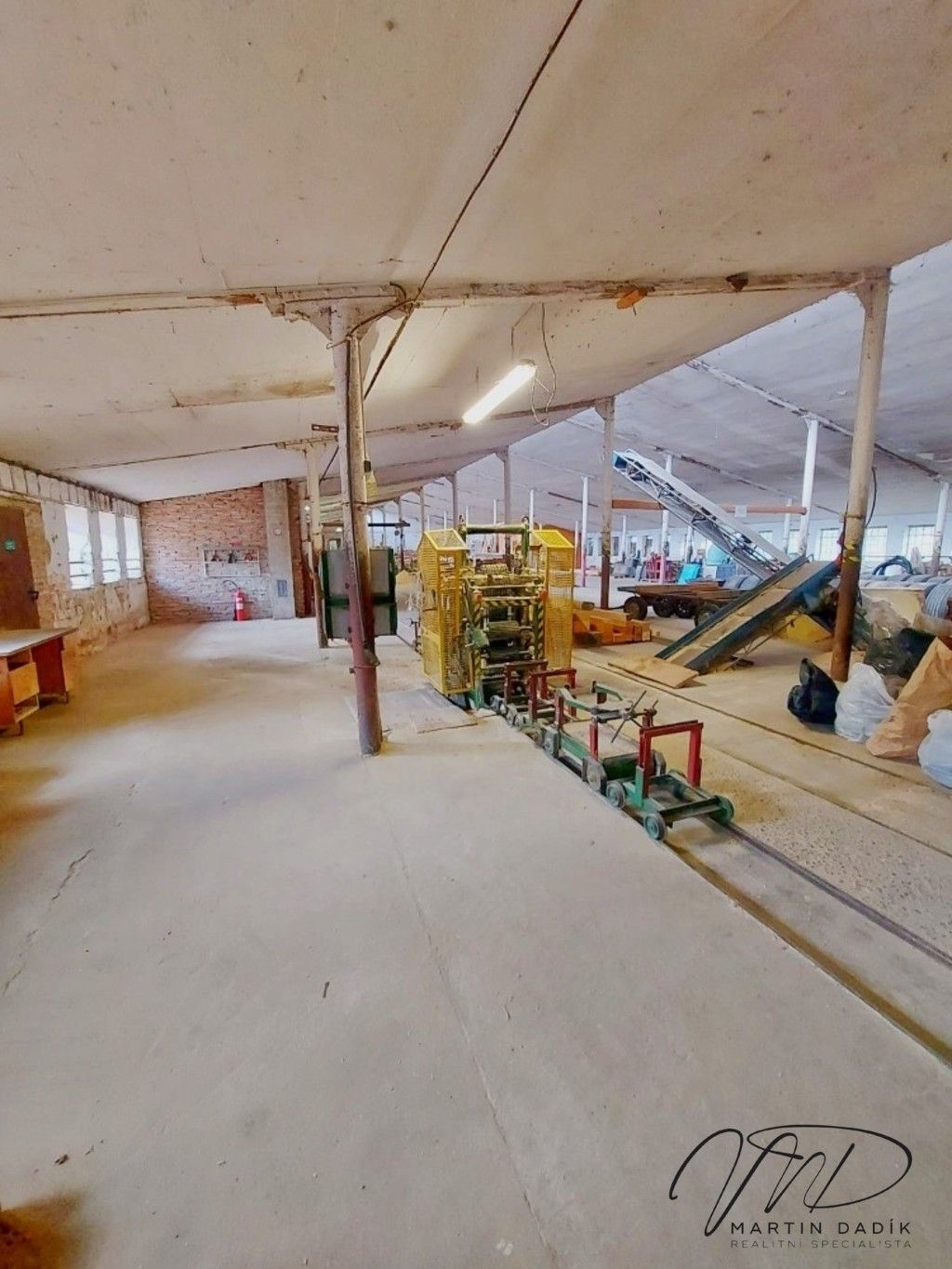 Pronájem komerčního prostoru 200 m² - foto 7