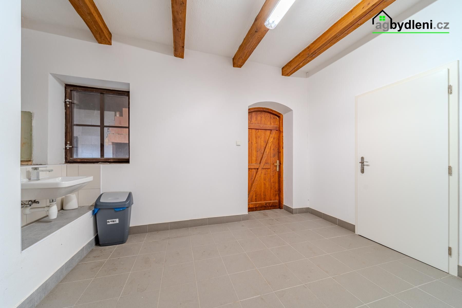 Prodej nemovitosti 305 m² - foto 7