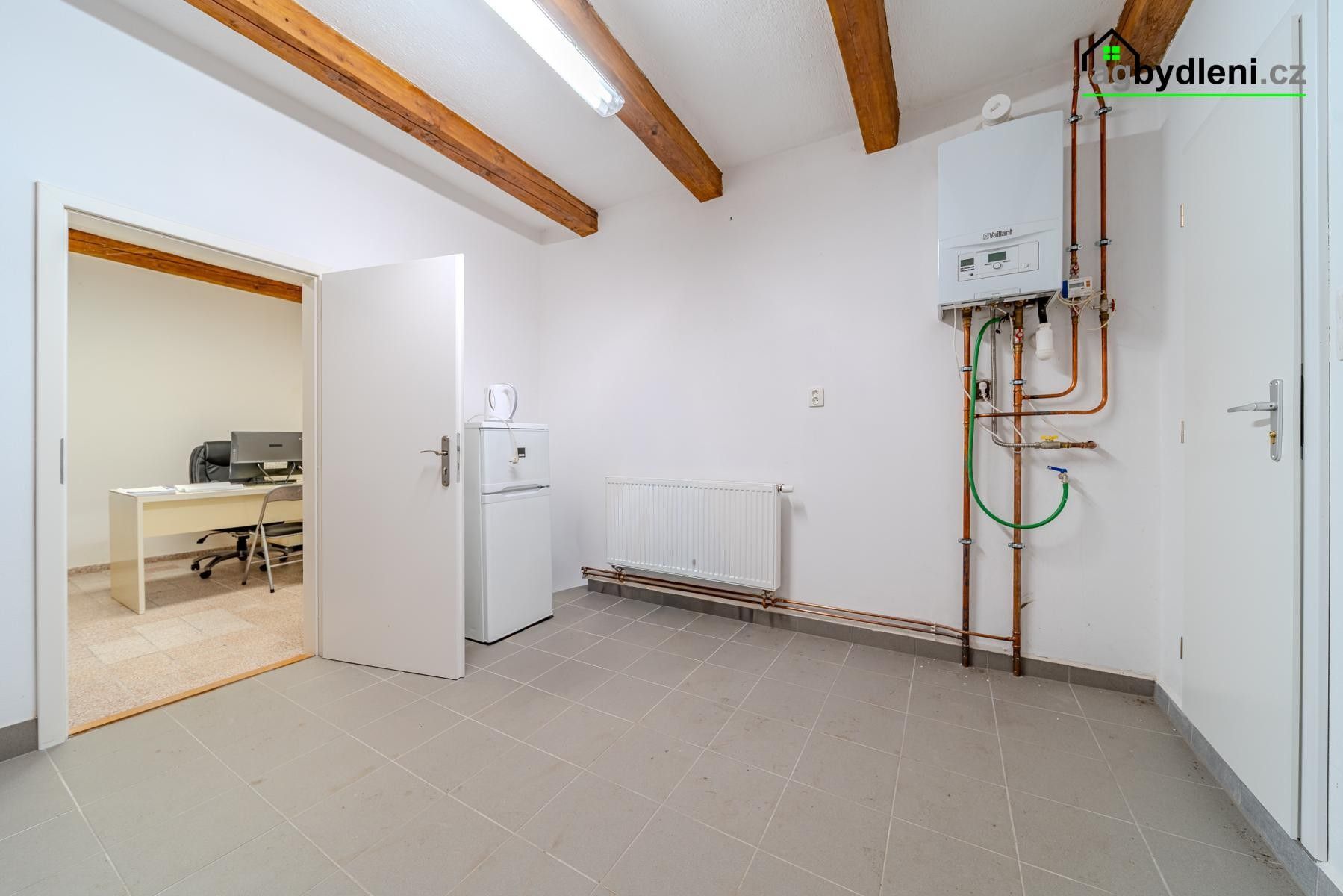 Prodej nemovitosti 305 m² - foto 11