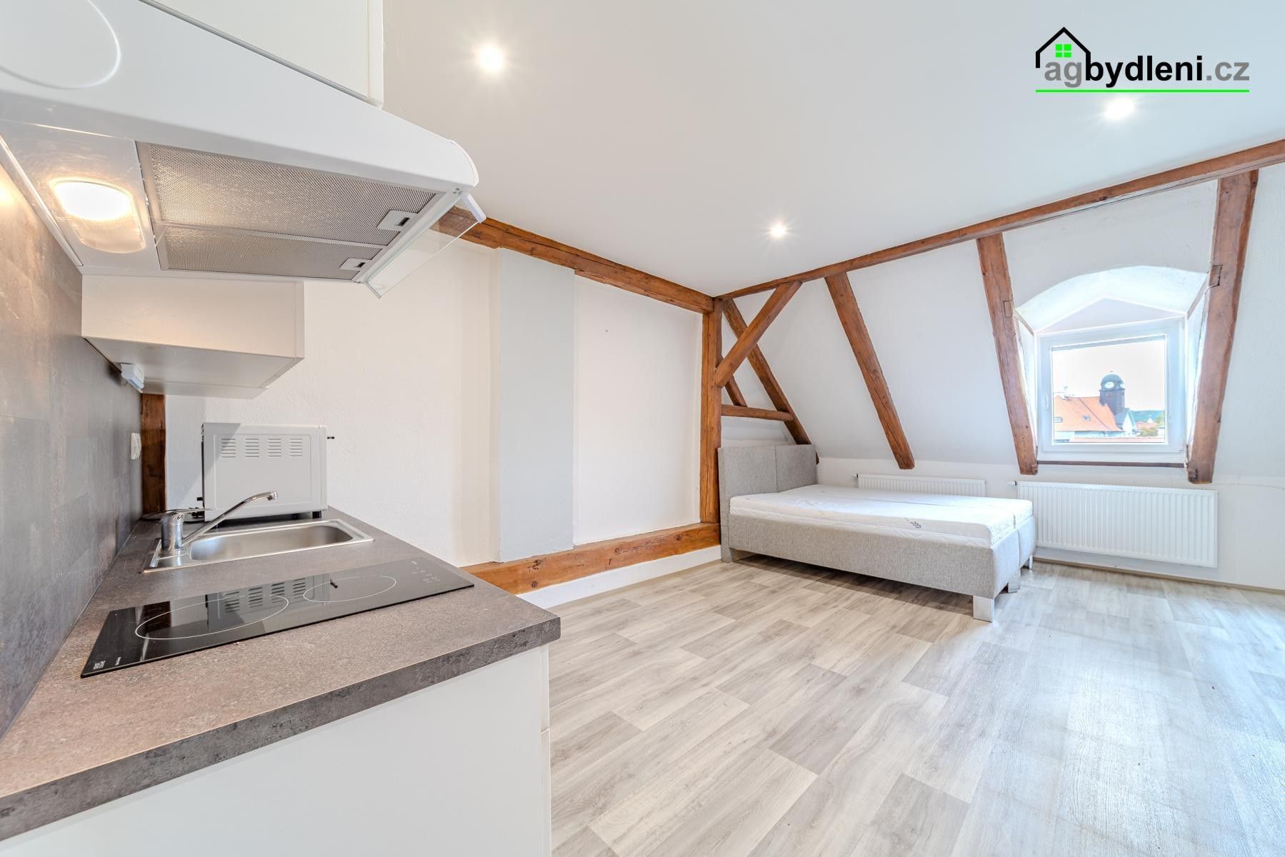 Prodej nemovitosti 305 m² - foto 13