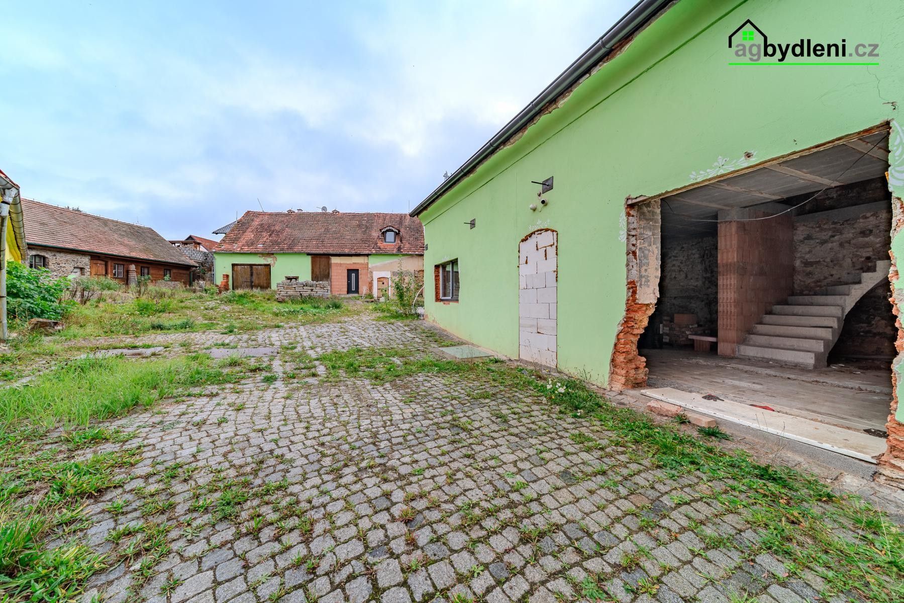 Prodej nemovitosti 305 m² - foto 23