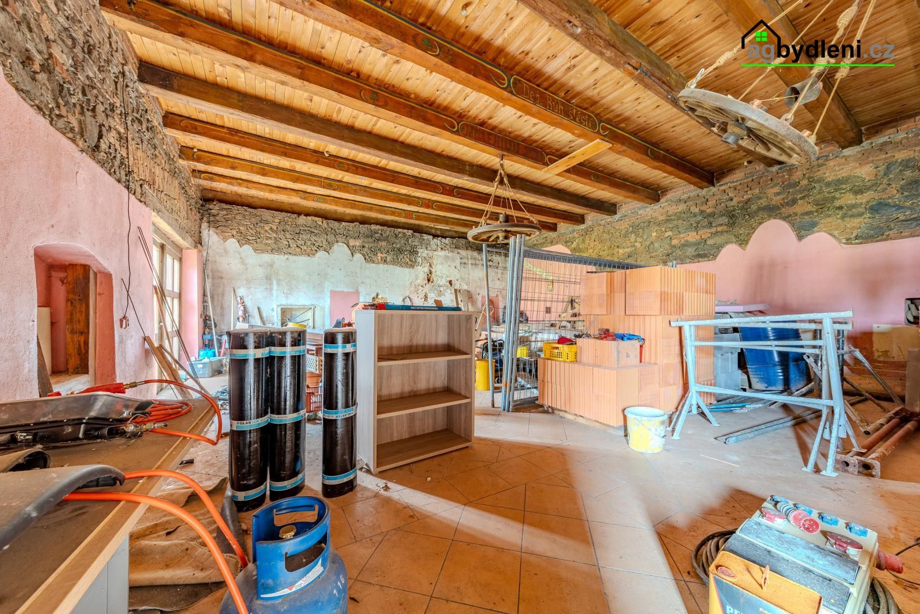 Prodej nemovitosti 305 m² - foto 24