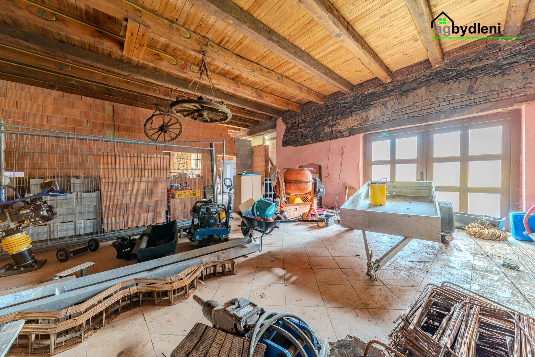 Prodej nemovitosti 305 m² - foto 25