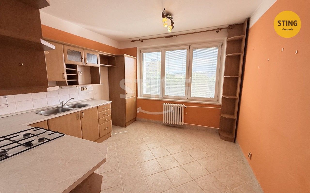 Pronájem bytu 3+1 68 m² - foto 3