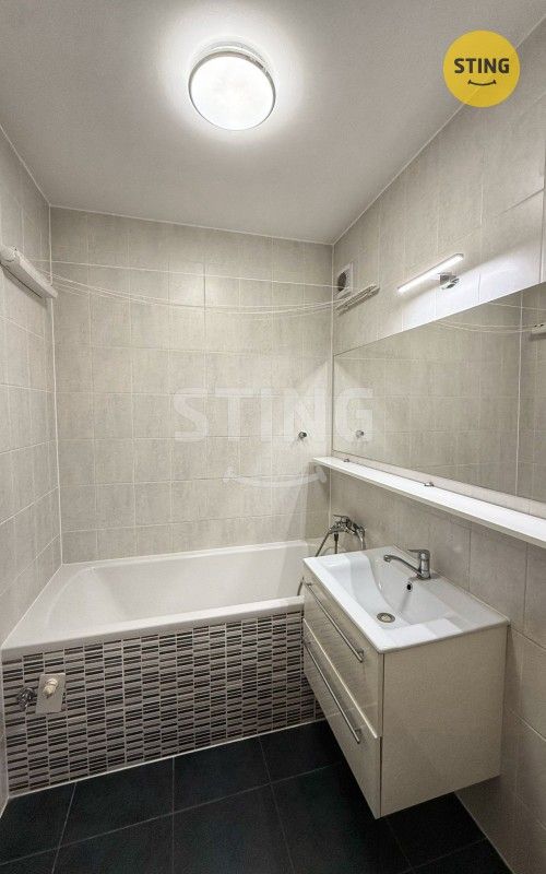 Pronájem bytu 3+1 68 m² - foto 8