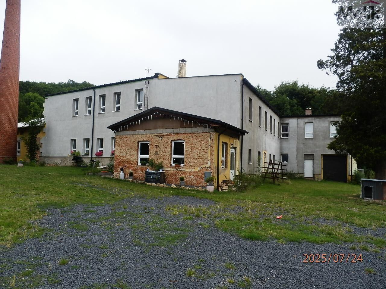 Prodej nemovitosti 1300 m² - foto 2