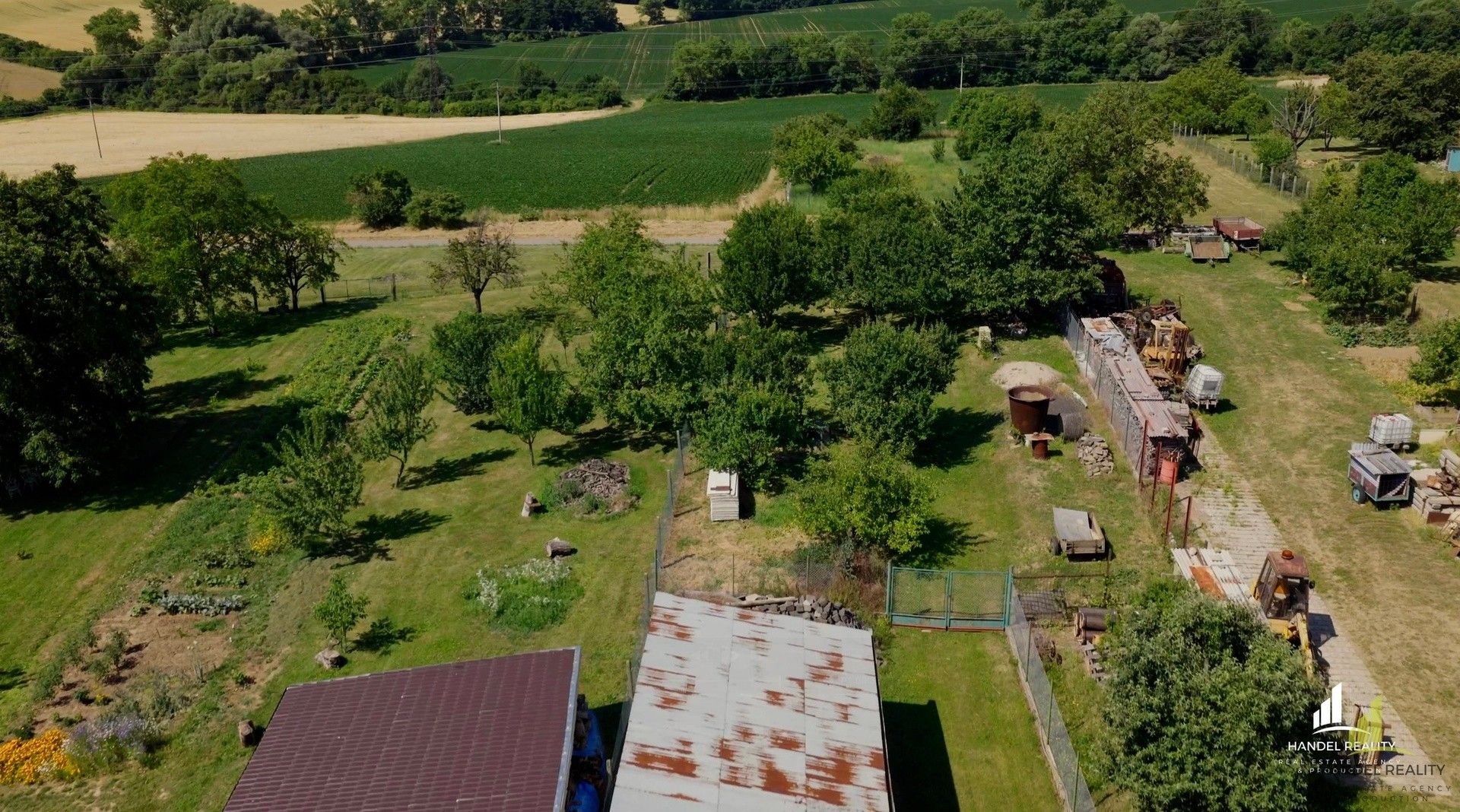 Prodej pozemku 850 m² - foto 2