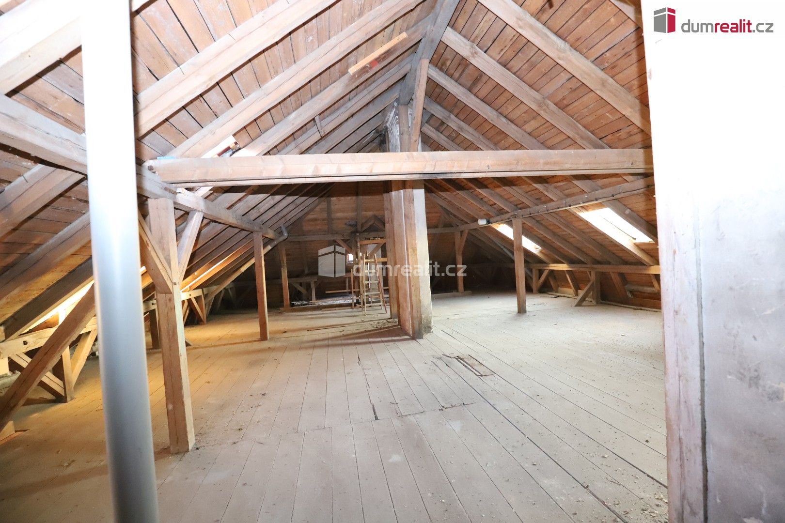 Prodej komerčního prostoru 2000 m² - foto 26