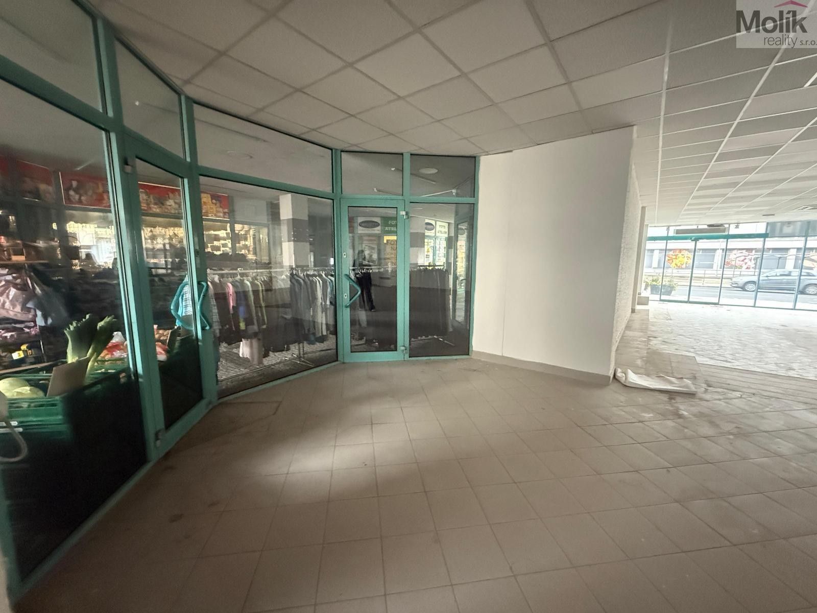 Pronájem komerčního prostoru 204 m² - foto 8