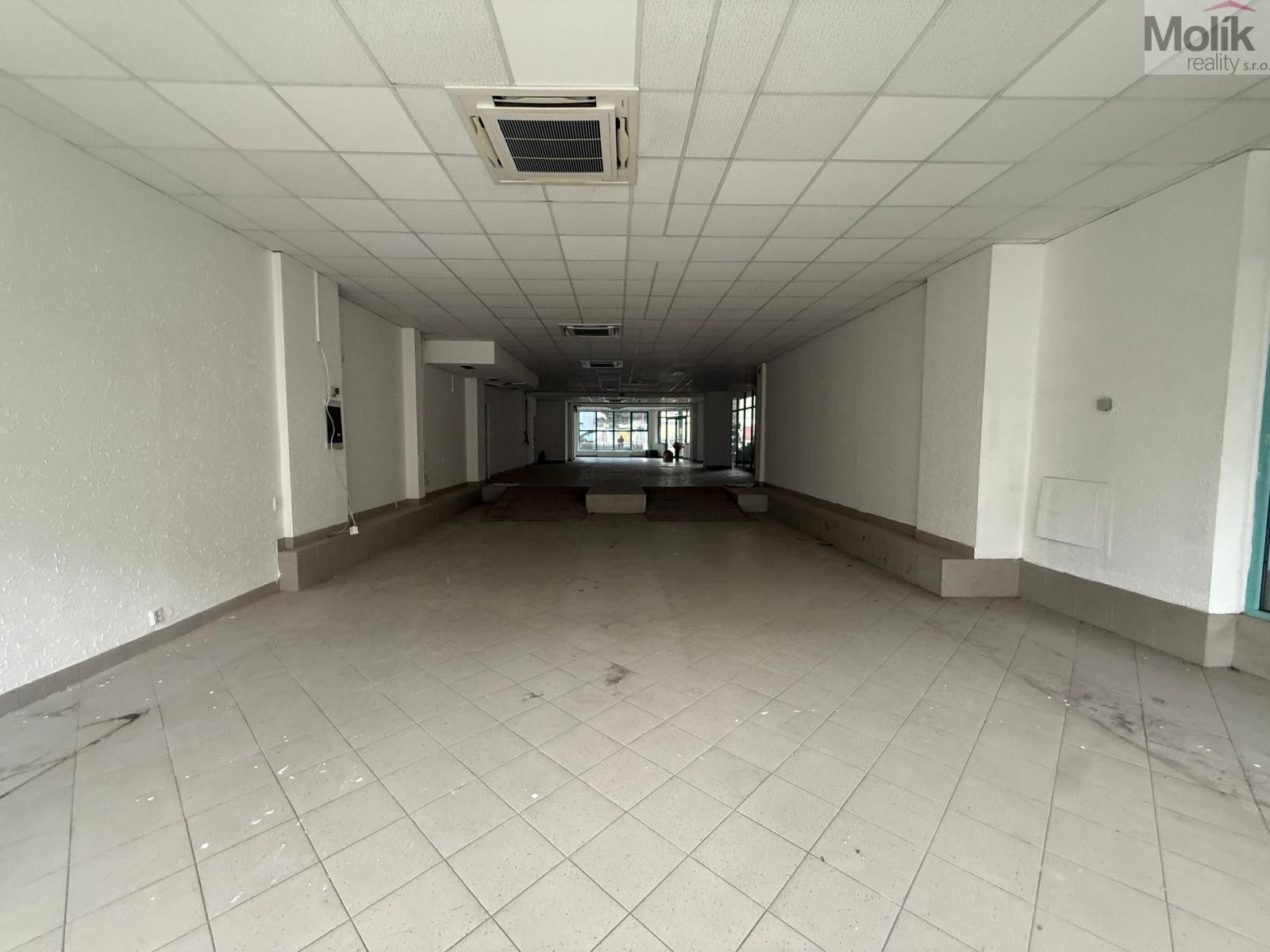 Pronájem komerčního prostoru 204 m² - foto 6