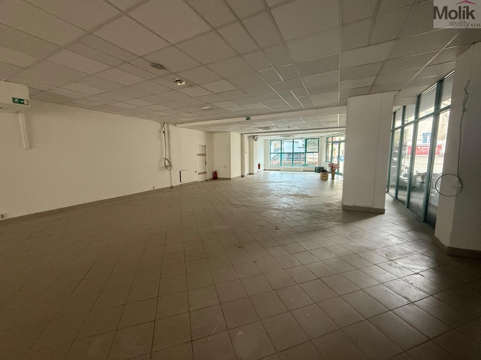 Pronájem komerčního prostoru 204 m² - foto 5
