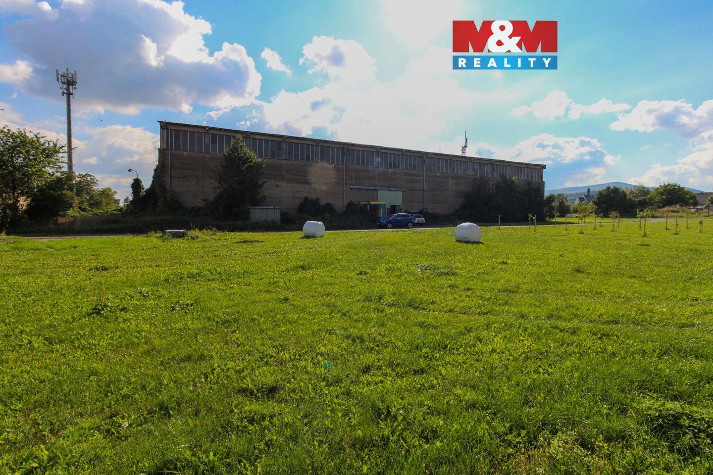 Prodej komerčního prostoru 1220 m² - foto 1