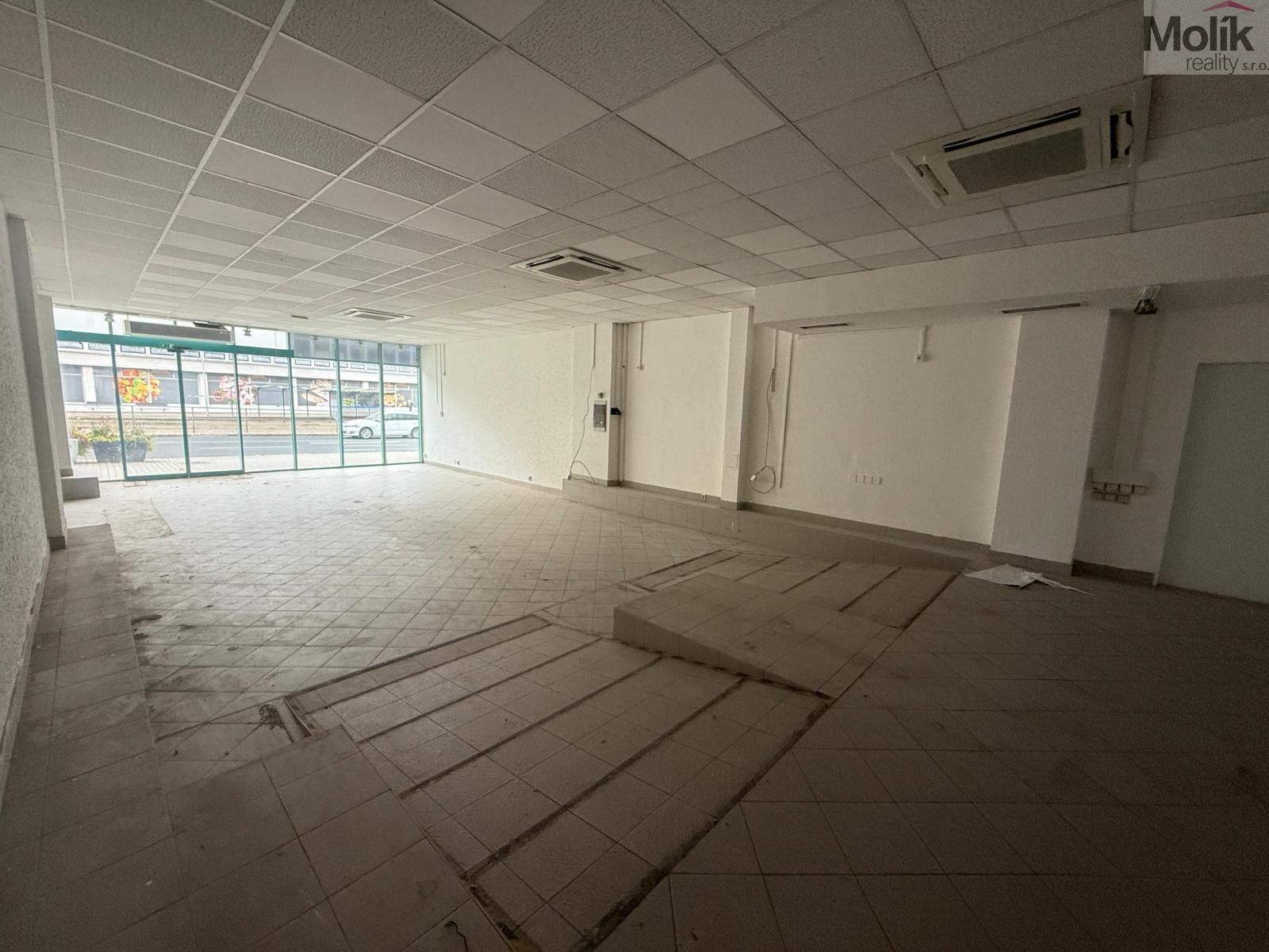 Pronájem komerčního prostoru 204 m² - foto 10
