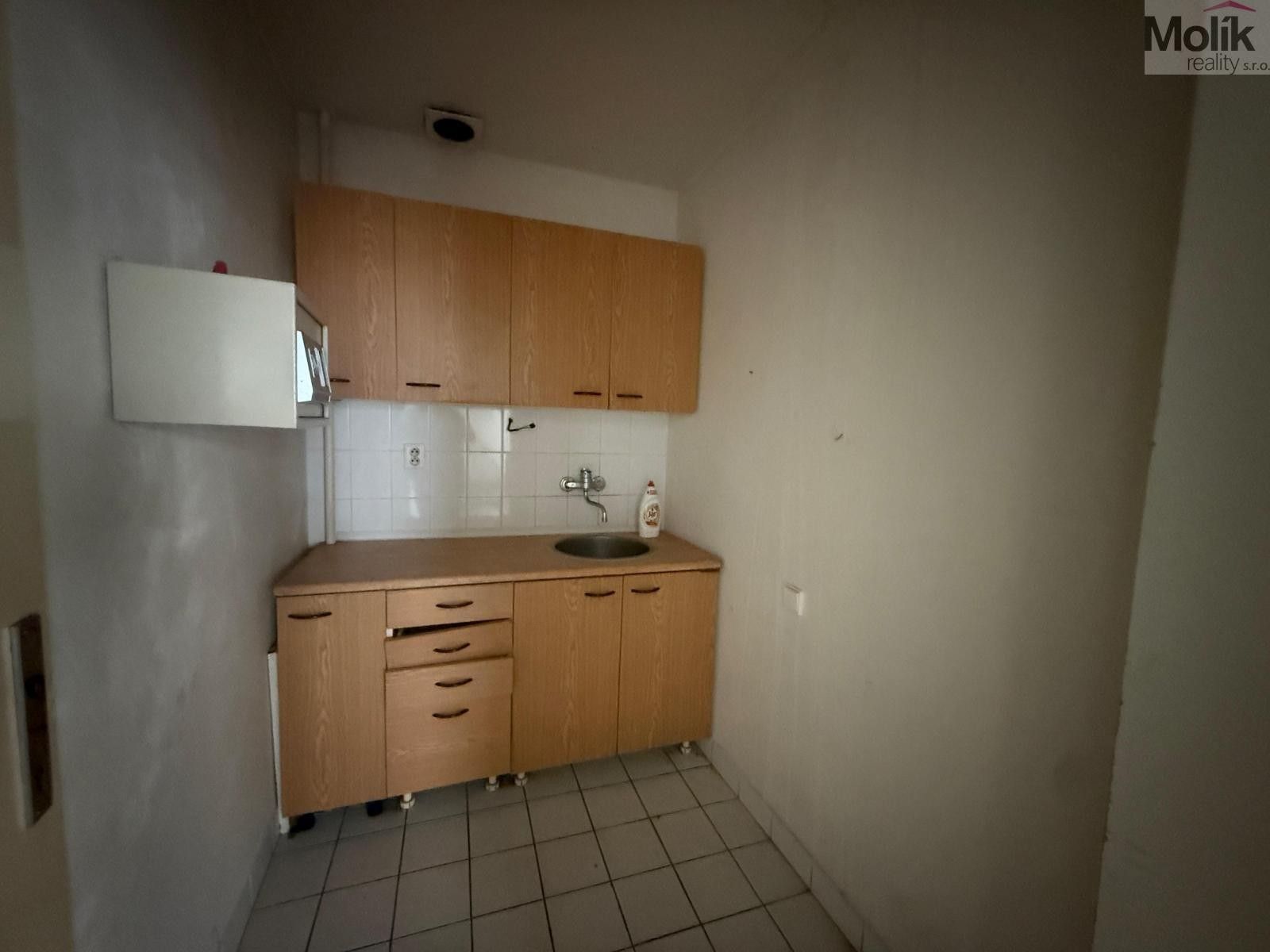 Pronájem komerčního prostoru 204 m² - foto 16