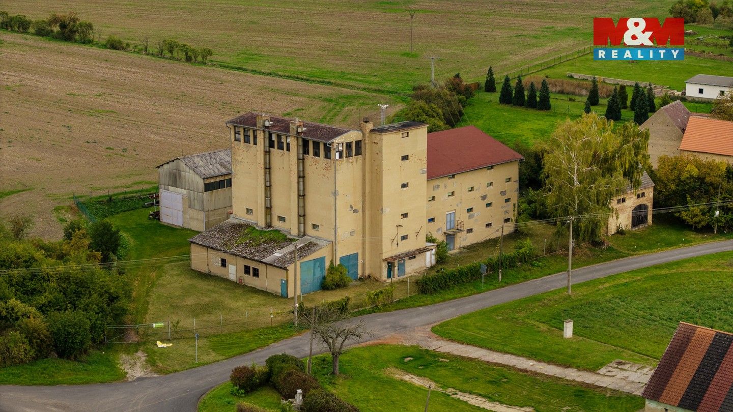 Prodej komerčního prostoru 2000 m² - foto 8