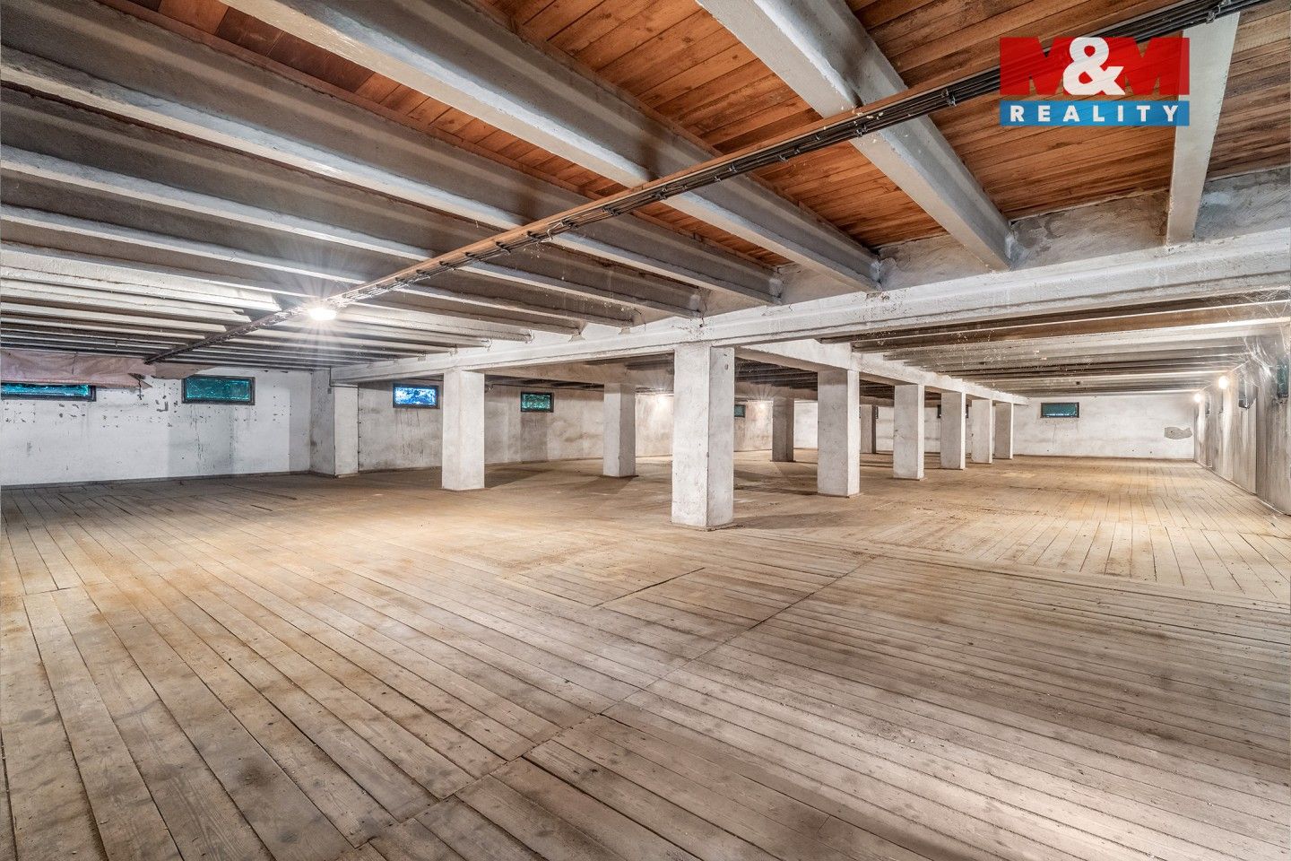 Prodej komerčního prostoru 2000 m² - foto 17