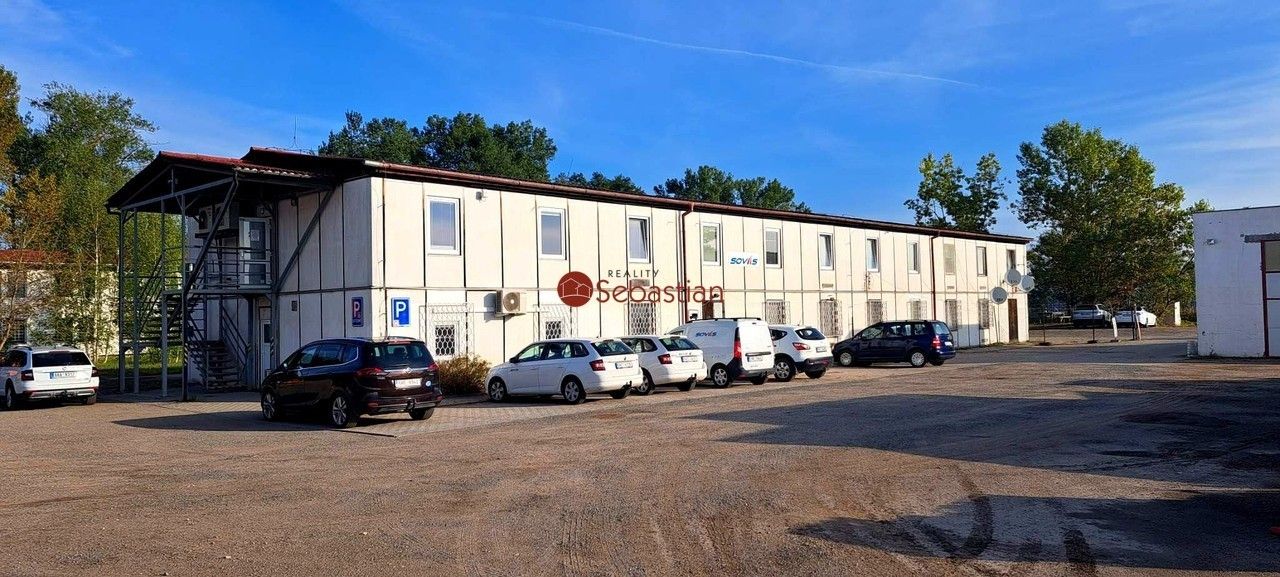 Pronájem nemovitosti 200 m² - foto 1