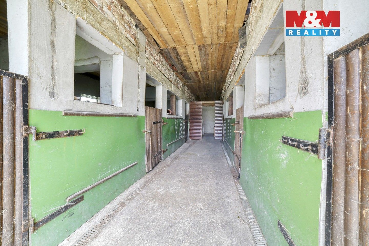 Prodej komerčního prostoru 240 m² - foto 4