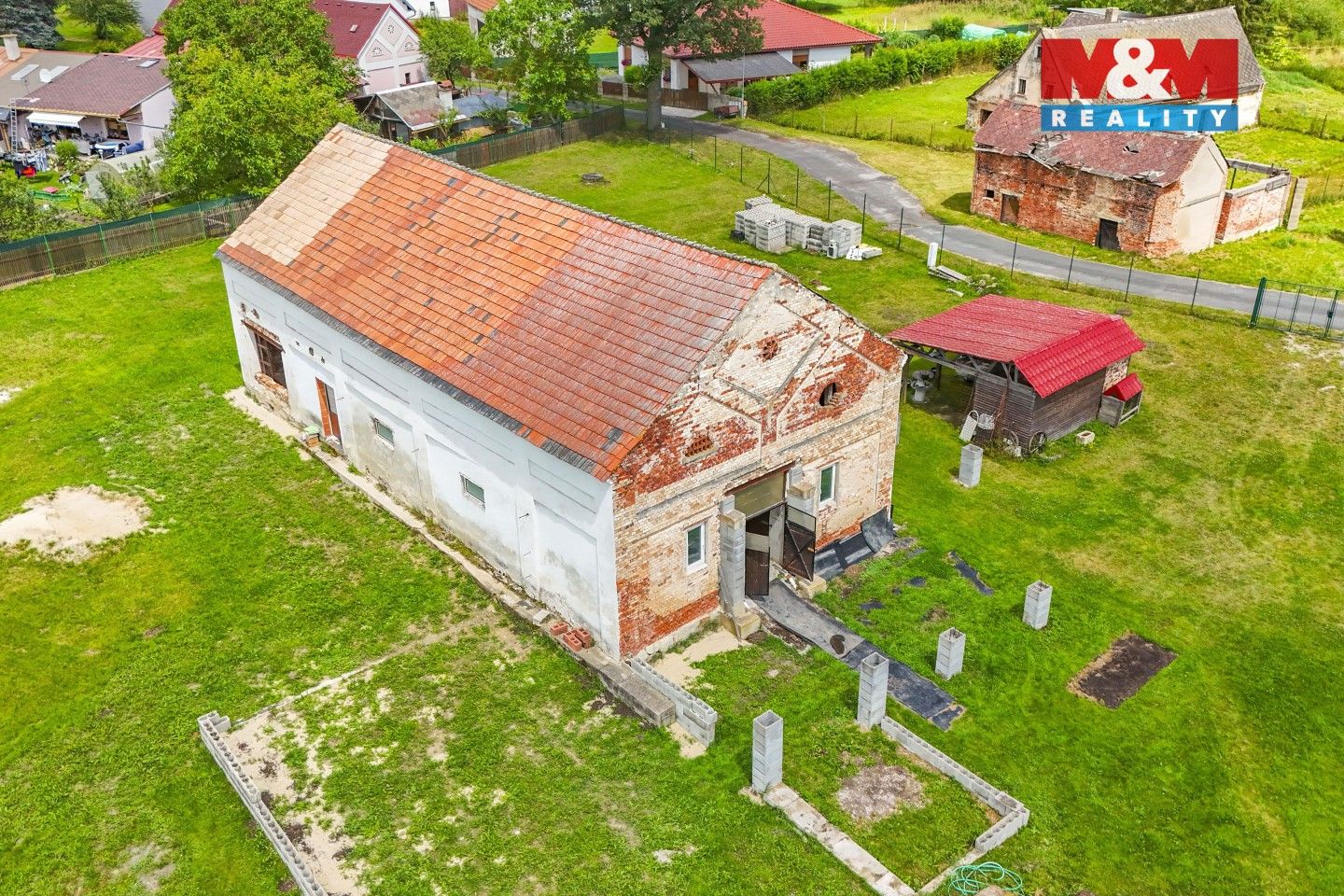 Prodej komerčního prostoru 240 m² - foto 2