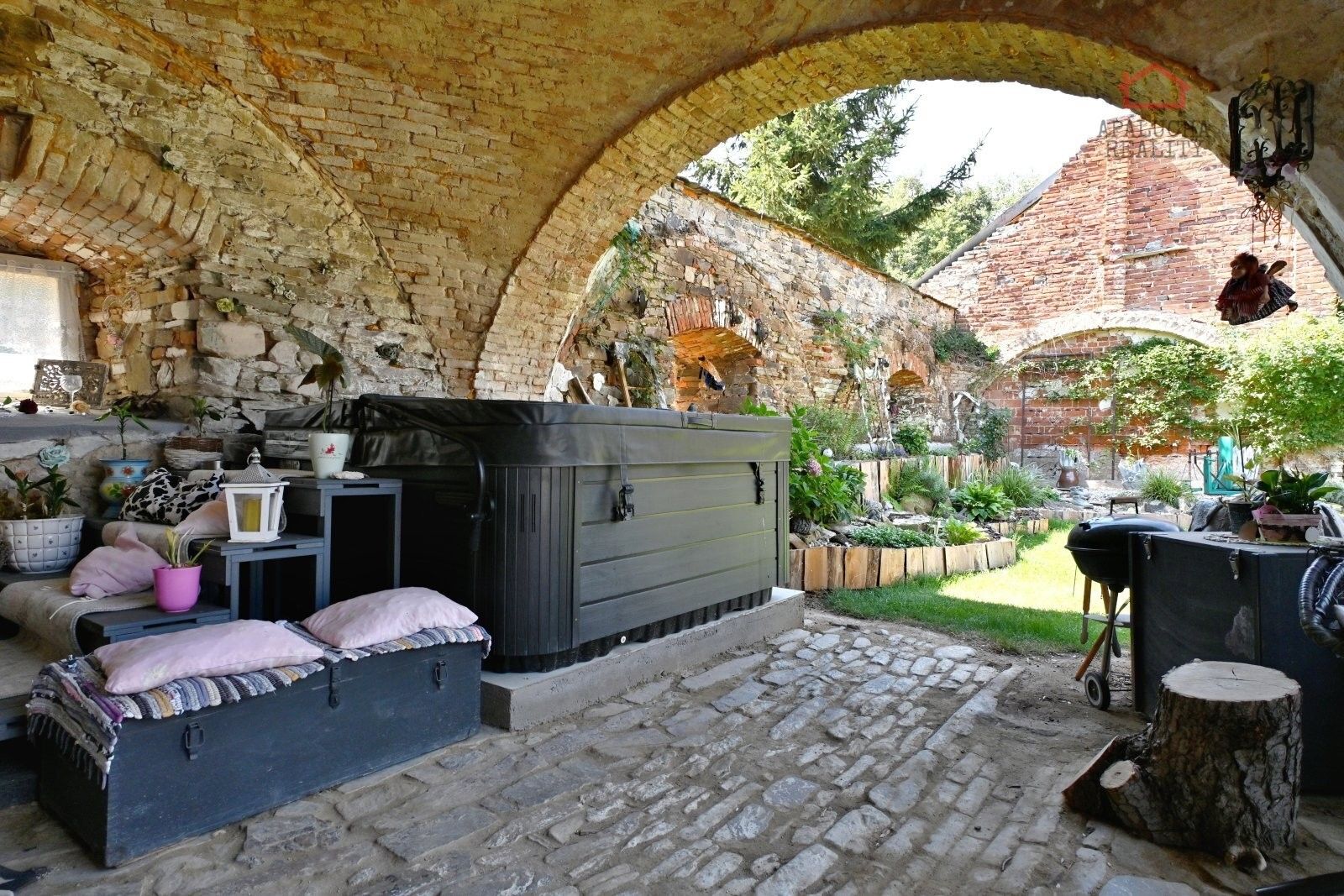 Prodej nemovitosti 189 m² - foto 4