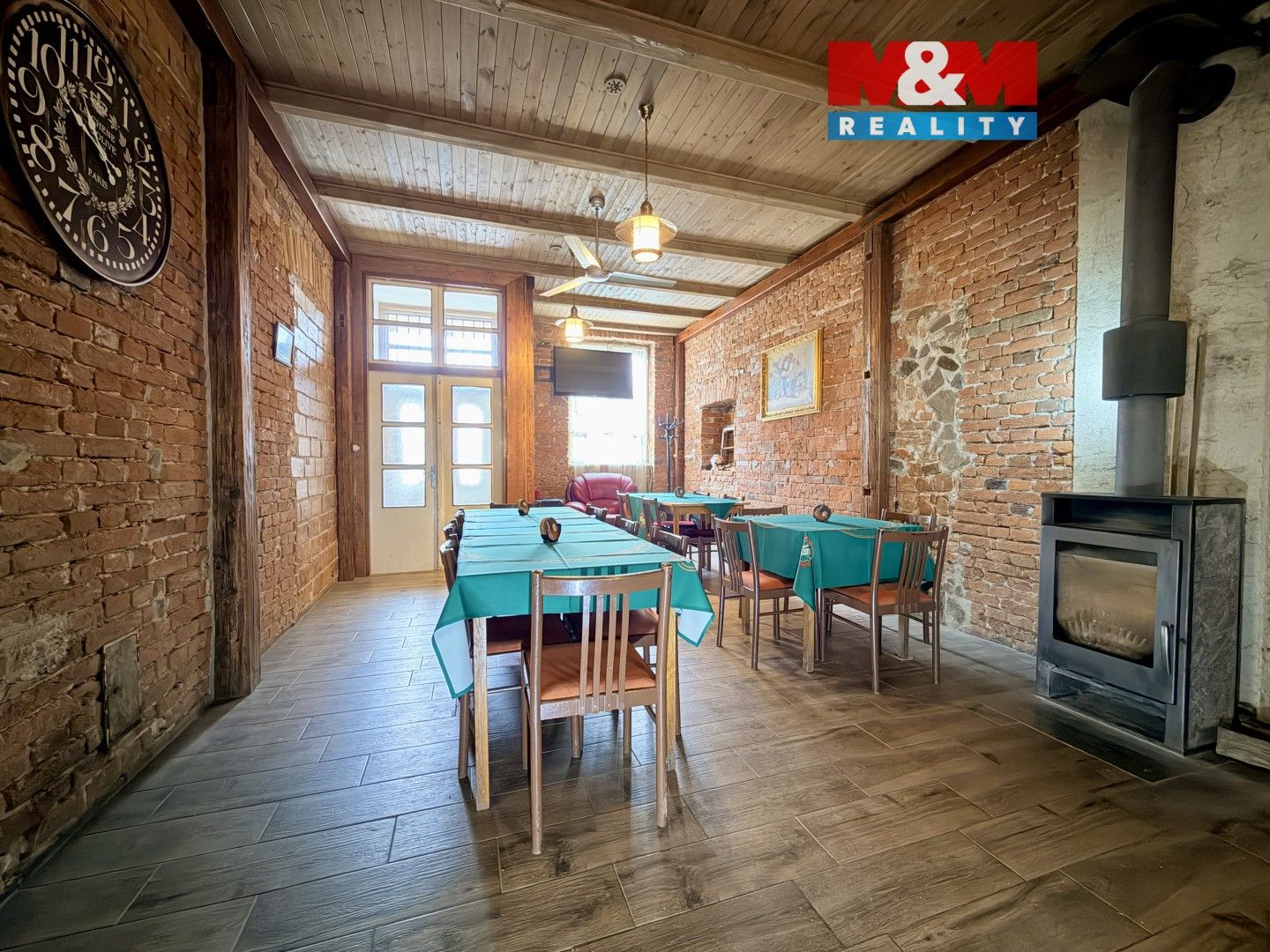 Prodej komerčního prostoru 380 m² - foto 1