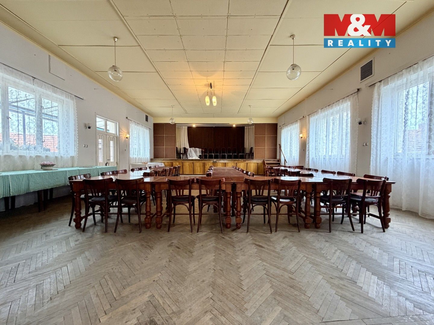 Prodej komerčního prostoru 380 m² - foto 9