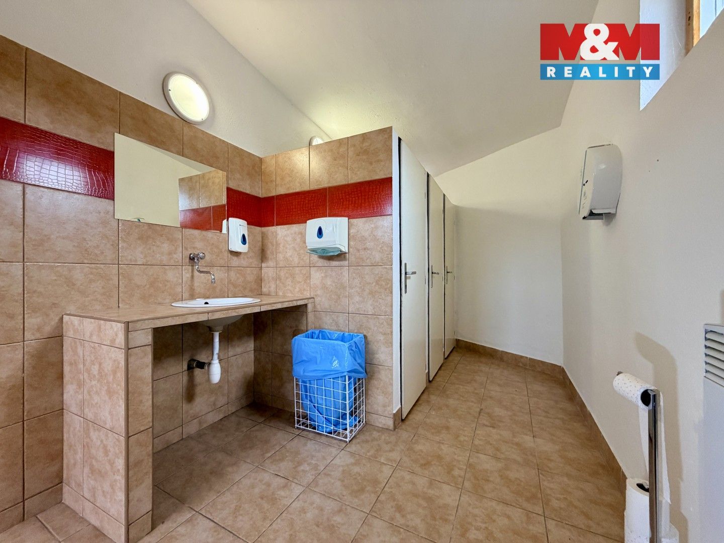 Prodej komerčního prostoru 380 m² - foto 15