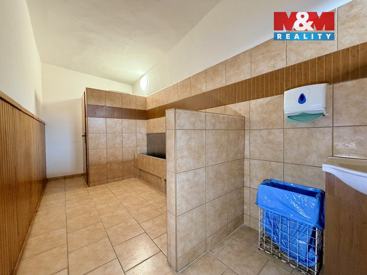 Prodej komerčního prostoru 380 m² - foto 16