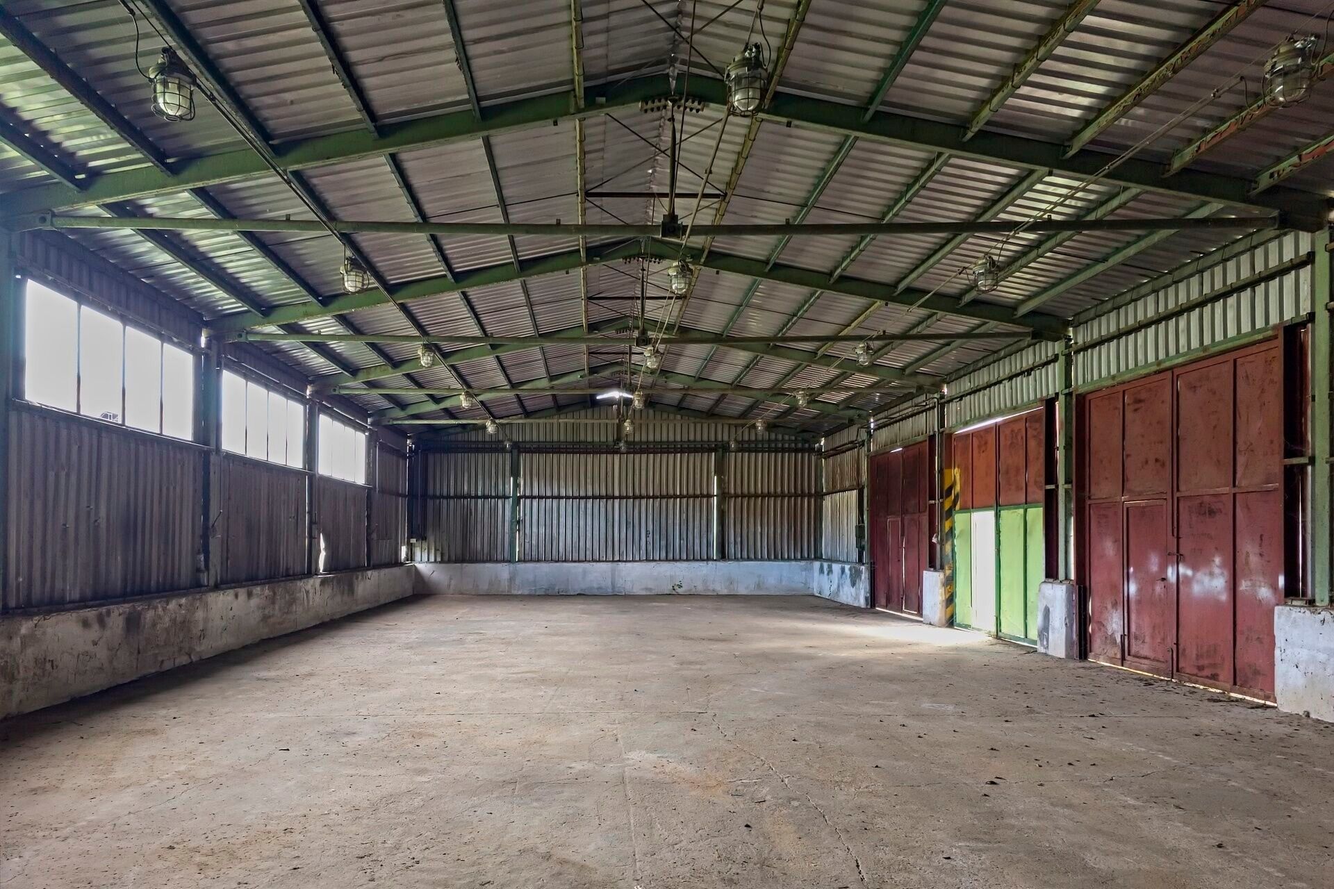 Pronájem komerčního prostoru 305 m² - foto 2