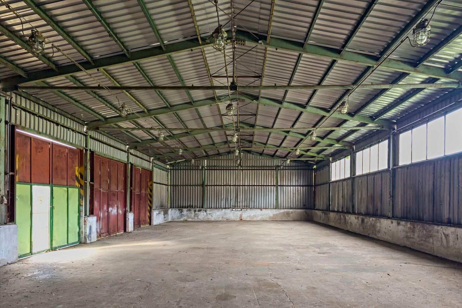 Pronájem komerčního prostoru 305 m² - foto 1